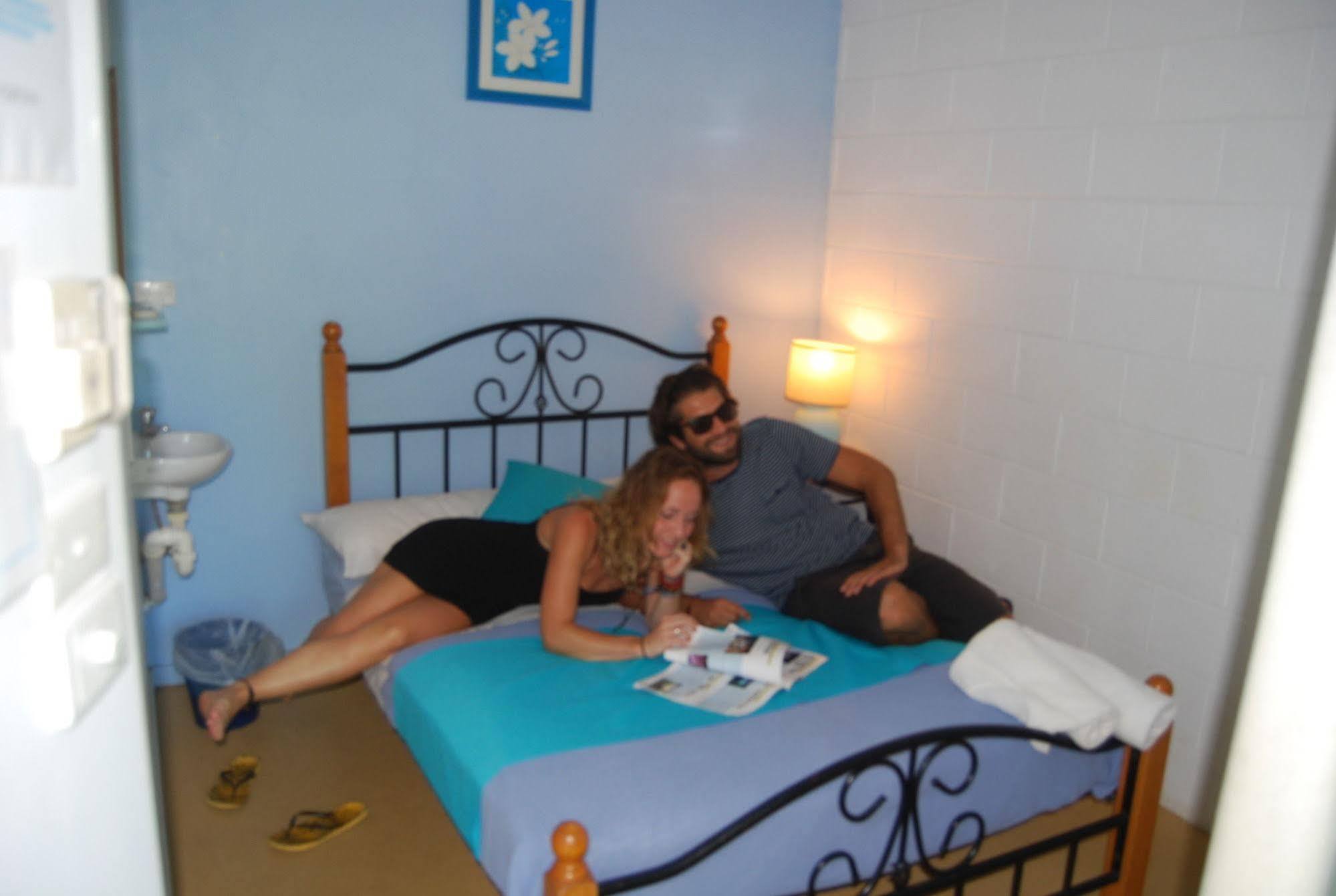 Absolute Backpackers Мишън Бийч Екстериор снимка